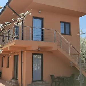 https://home-naya.bucharesthotelsnow.com